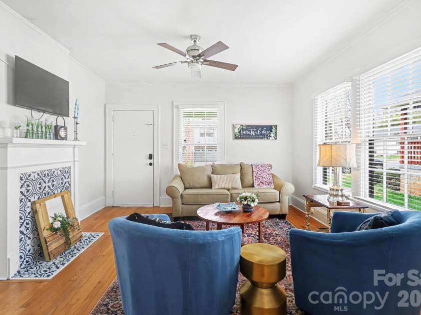 335 Torrence Street, Charlotte, NC 28204.  MLS# CAR4356149, YatesRealty ID 4710. 