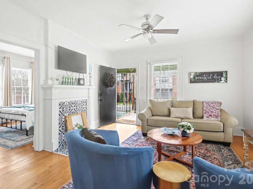 335 Torrence Street, Charlotte, NC 28204.  MLS# CAR4356149, YatesRealty ID 4710. 