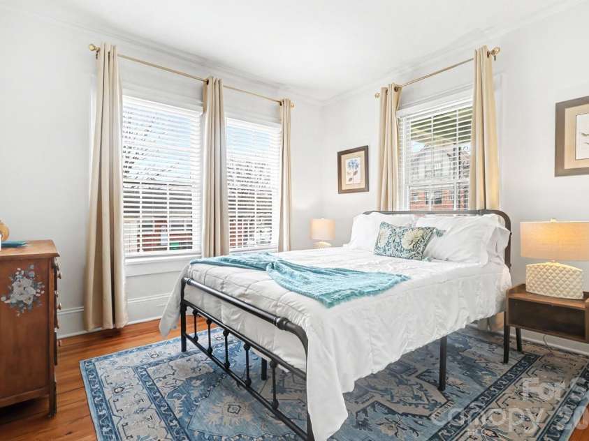 335 Torrence Street, Charlotte, NC 28204.  MLS# CAR4356149, YatesRealty ID 4710. 