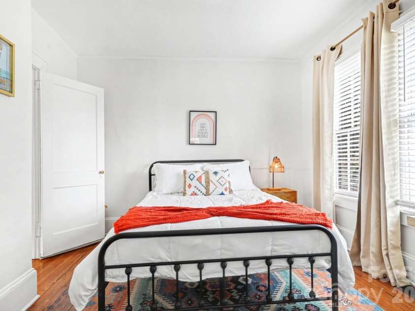 335 Torrence Street, Charlotte, NC 28204.  MLS# CAR4356149, YatesRealty ID 4710. 