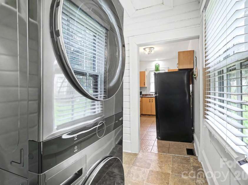 335 Torrence Street, Charlotte, NC 28204.  MLS# CAR4356149, YatesRealty ID 4710. 