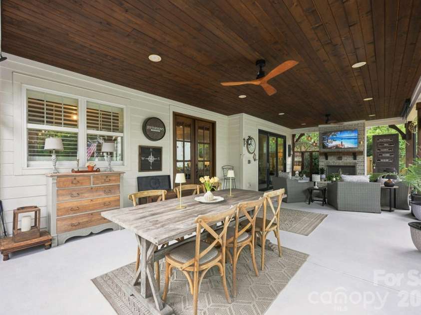 3135 Ford Road, Charlotte, NC 28205.  MLS# CAR4417962, YatesRealty ID 47100. 