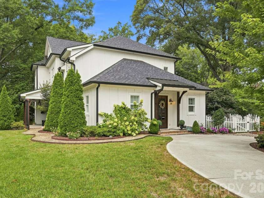 3135 Ford Road, Charlotte, NC 28205.  MLS# CAR4417962, YatesRealty ID 47100. 