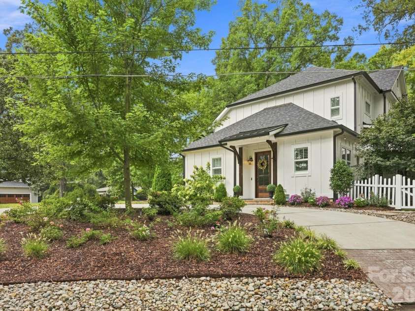 3135 Ford Road, Charlotte, NC 28205.  MLS# CAR4417962, YatesRealty ID 47100. 