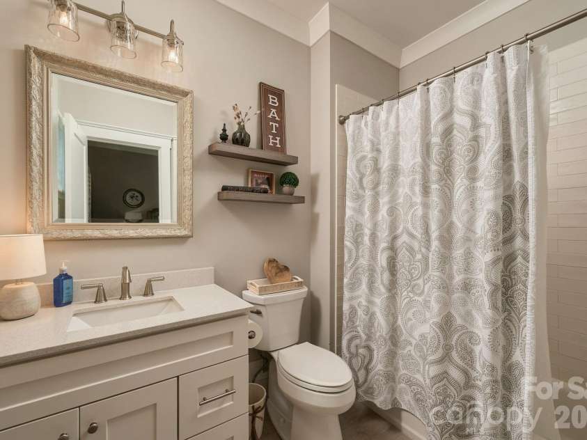 3135 Ford Road, Charlotte, NC 28205.  MLS# CAR4417962, YatesRealty ID 47100. Bathroom 2