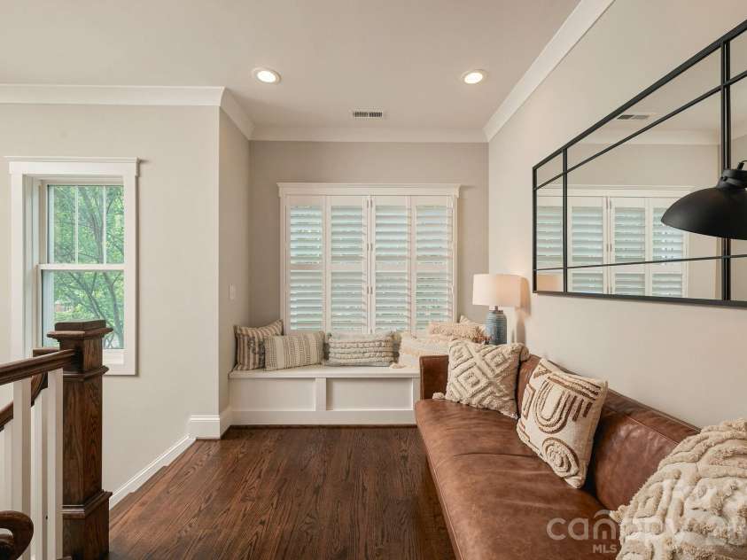 3135 Ford Road, Charlotte, NC 28205.  MLS# CAR4417962, YatesRealty ID 47100. First floor sitting area