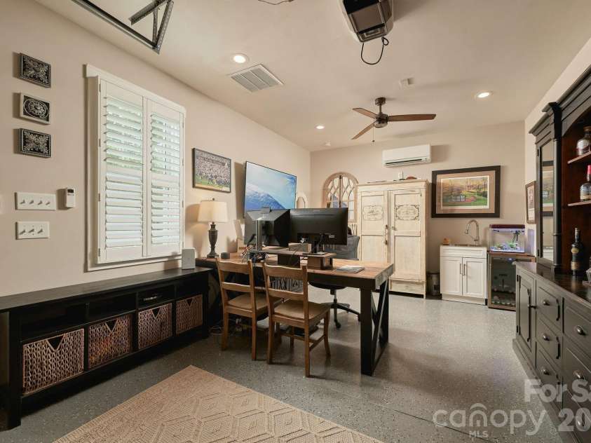3135 Ford Road, Charlotte, NC 28205.  MLS# CAR4417962, YatesRealty ID 47100. Garage/Office