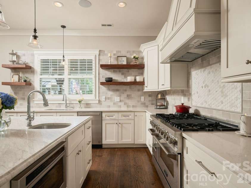 3135 Ford Road, Charlotte, NC 28205.  MLS# CAR4417962, YatesRealty ID 47100. Kitchen