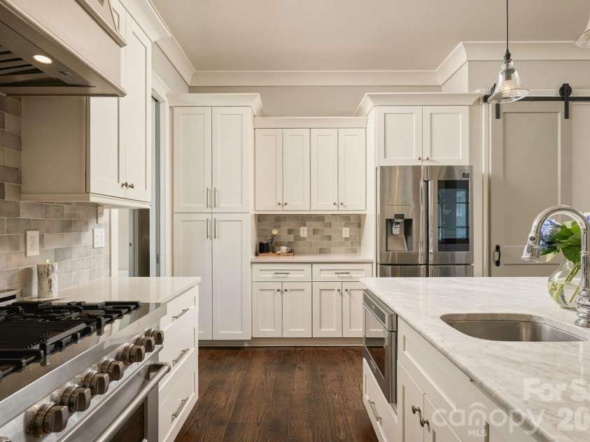 3135 Ford Road, Charlotte, NC 28205.  MLS# CAR4417962, YatesRealty ID 47100. Kitchen