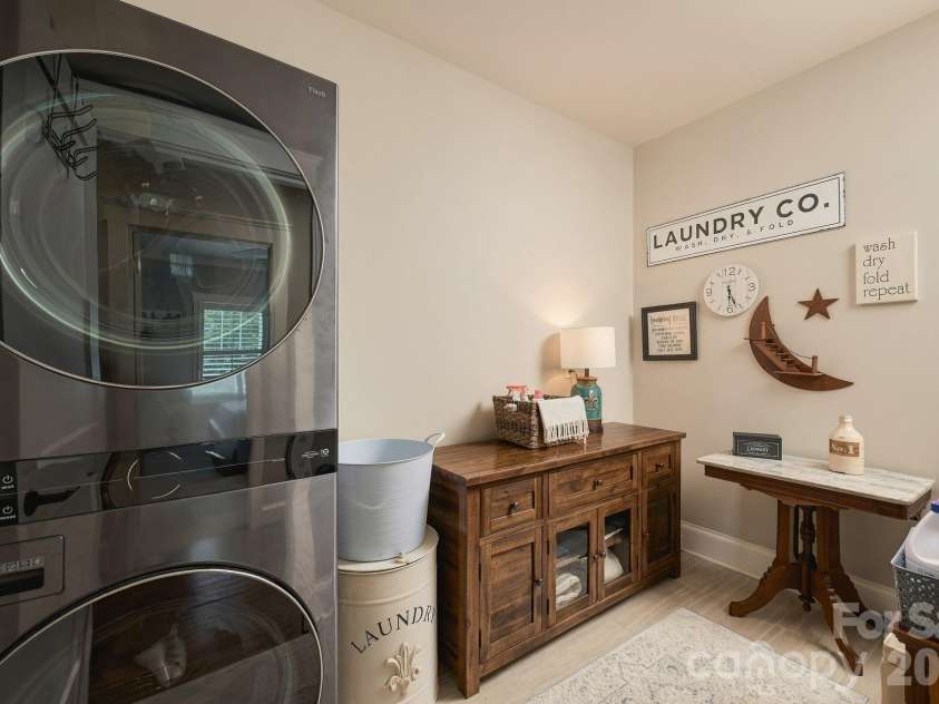 3135 Ford Road, Charlotte, NC 28205.  MLS# CAR4417962, YatesRealty ID 47100. Laundry