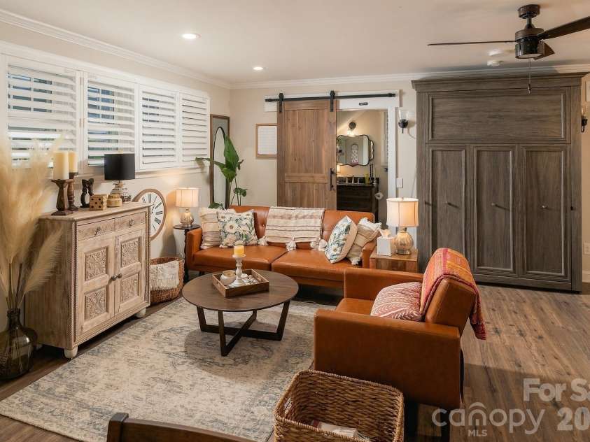 3135 Ford Road, Charlotte, NC 28205.  MLS# CAR4417962, YatesRealty ID 47100. Studio Apratment