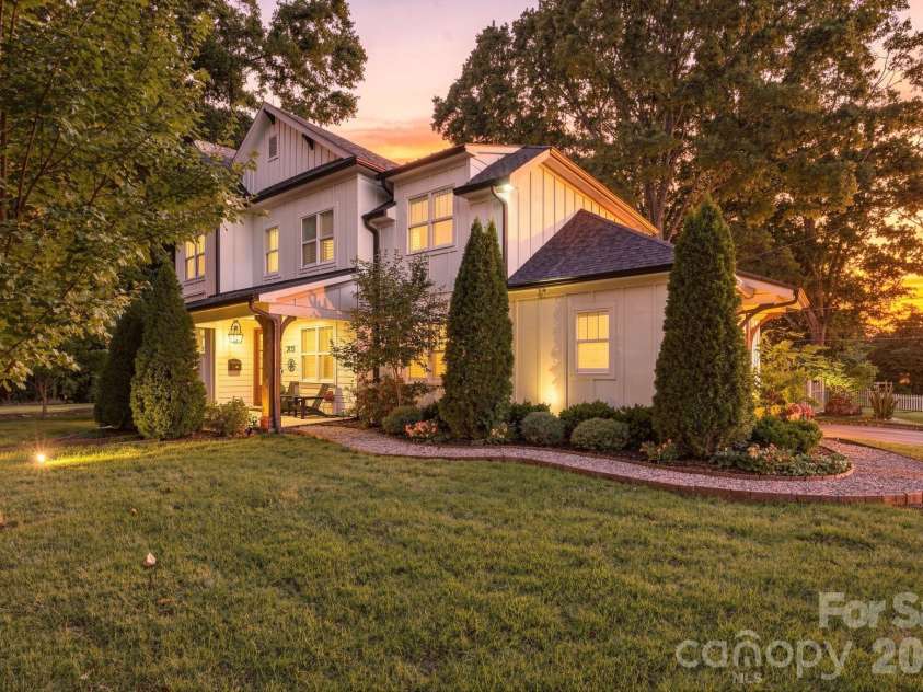 3135 Ford Road, Charlotte, NC 28205.  MLS# CAR4417962, YatesRealty ID 47100. Twilight
