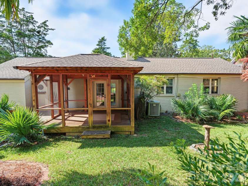 2218 Norcross Place, Charlotte, NC 28205.  MLS# CAR4417982, YatesRealty ID 47103. 