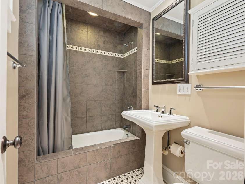 2218 Norcross Place, Charlotte, NC 28205.  MLS# CAR4417982, YatesRealty ID 47103. 