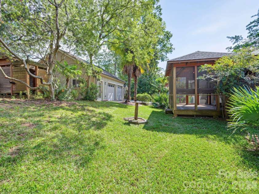 2218 Norcross Place, Charlotte, NC 28205.  MLS# CAR4417982, YatesRealty ID 47103. 