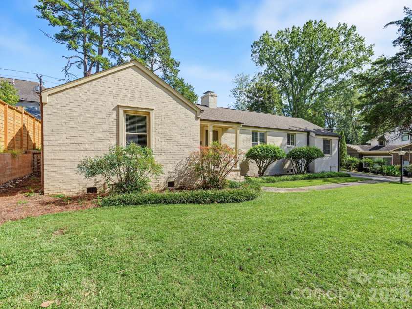 2218 Norcross Place, Charlotte, NC 28205.  MLS# CAR4417982, YatesRealty ID 47103. 