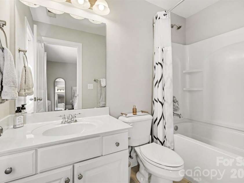 11242 Wheat Ridge Road, Charlotte, NC 28277.  MLS# CAR4416116, YatesRealty ID 47105. Bedroom 3's Adjoining Bathroom