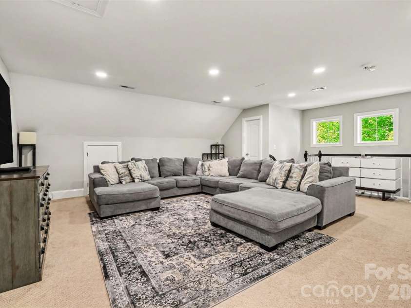 11242 Wheat Ridge Road, Charlotte, NC 28277.  MLS# CAR4416116, YatesRealty ID 47105. Bonus Room