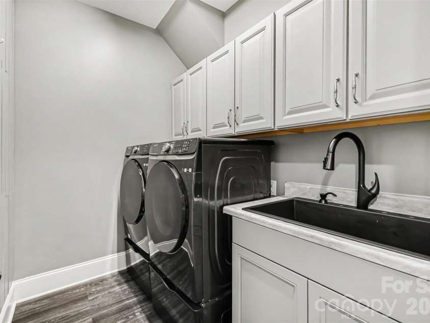 11242 Wheat Ridge Road, Charlotte, NC 28277.  MLS# CAR4416116, YatesRealty ID 47105. Laundry Room on Main Level
