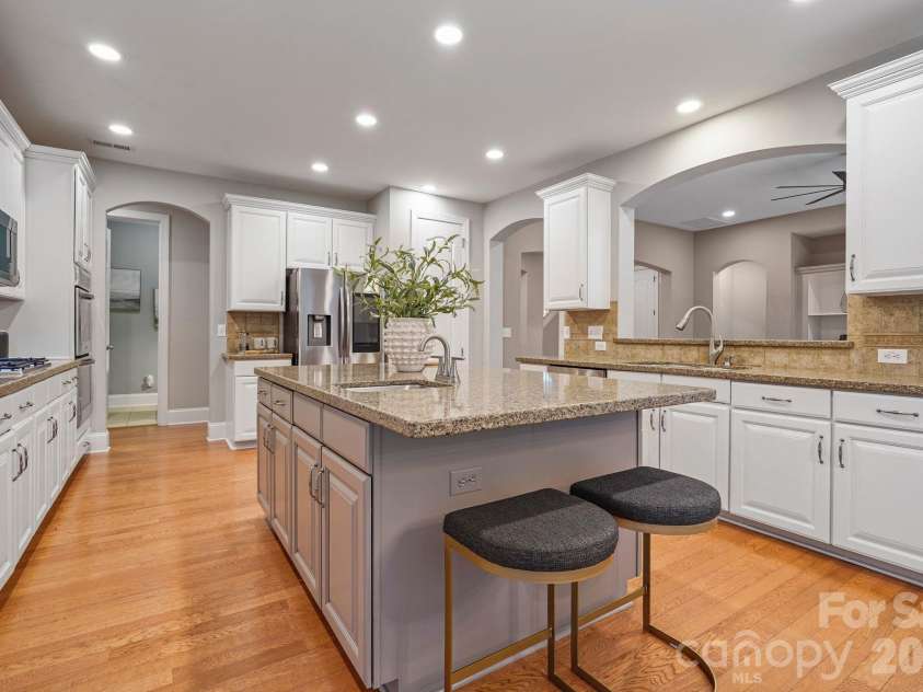 11242 Wheat Ridge Road, Charlotte, NC 28277.  MLS# CAR4428463, YatesRealty ID 47105. 