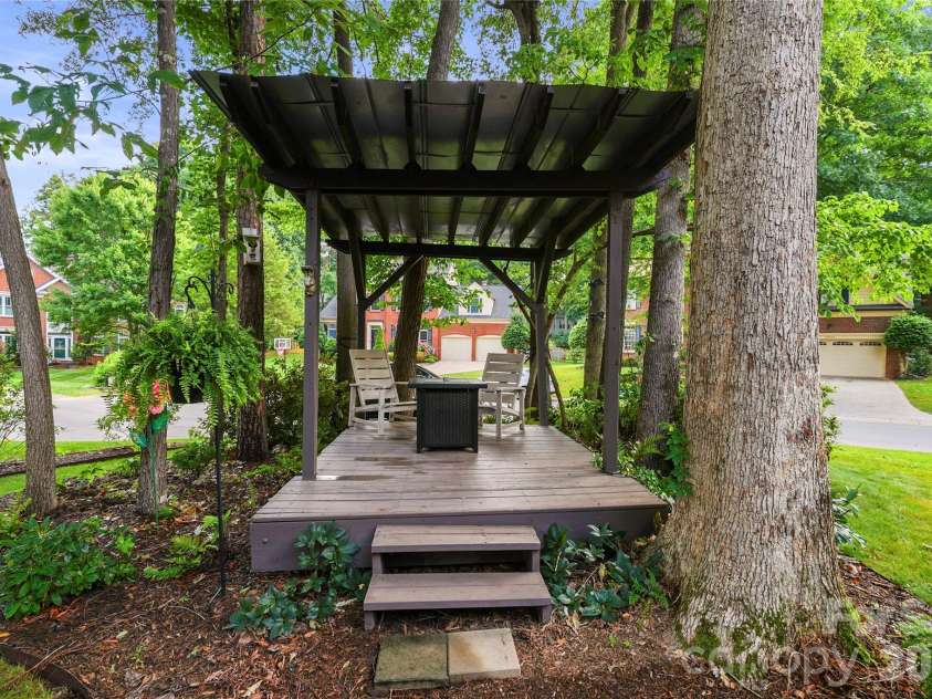 16002 Prestwoods Lane, Huntersville, NC 28078.  MLS# CAR4396744, YatesRealty ID 47106. 