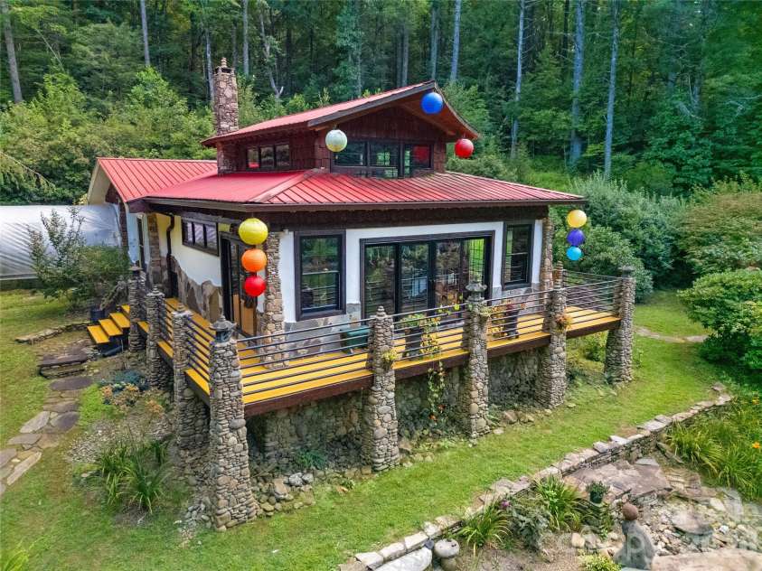 87 Old Chimney Lane, Cedar Mountain, NC 28718.  MLS# CAR4412723, YatesRealty ID 47107. 