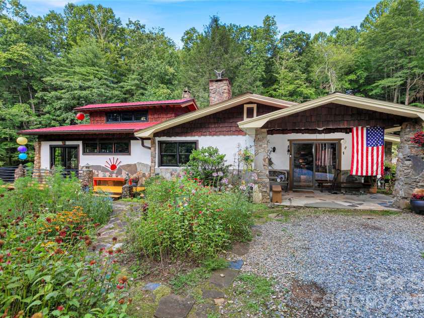 87 Old Chimney Lane, Cedar Mountain, NC 28718.  MLS# CAR4412723, YatesRealty ID 47107. 