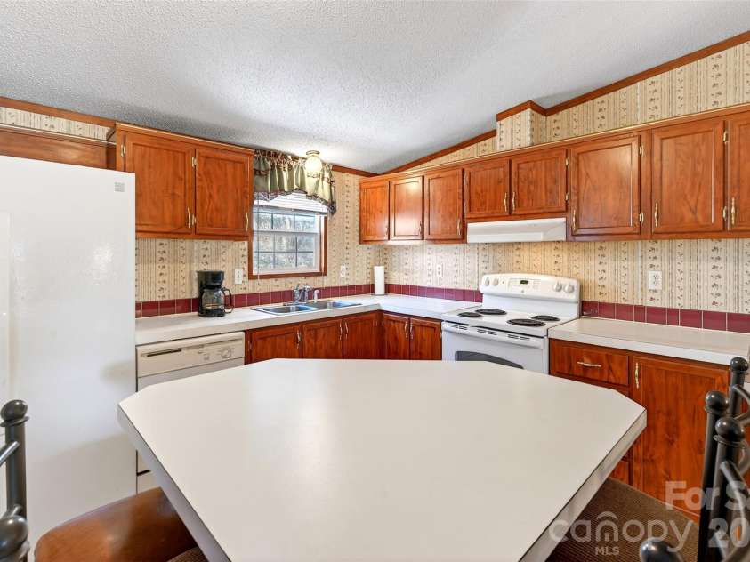 60 Buttercup Lane, Marion, NC 28752.  MLS# CAR4341232, YatesRealty ID 4711. 