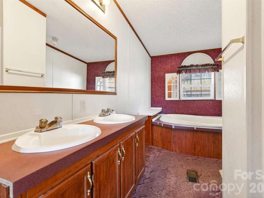 60 Buttercup Lane, Marion, NC 28752.  MLS# CAR4341232, YatesRealty ID 4711. 