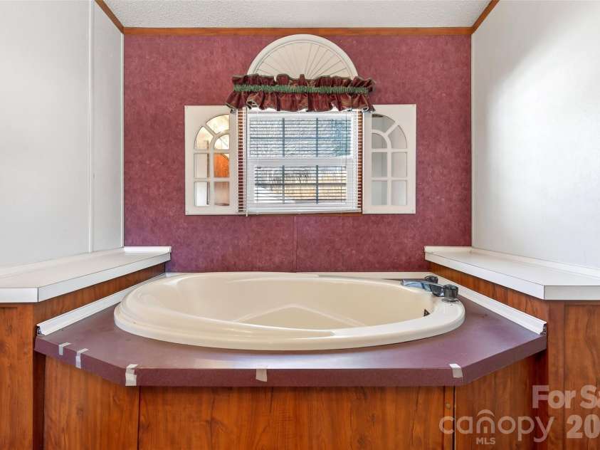 60 Buttercup Lane, Marion, NC 28752.  MLS# CAR4341232, YatesRealty ID 4711. 