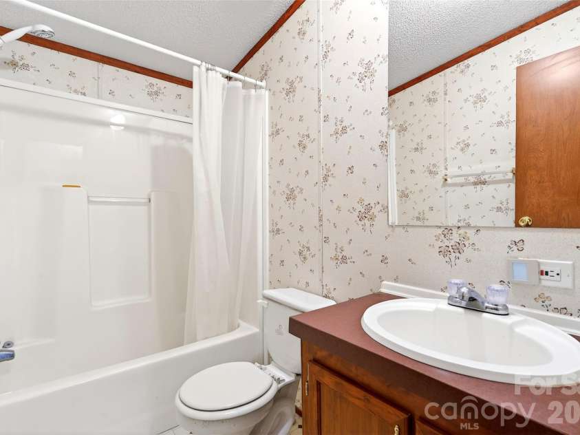 60 Buttercup Lane, Marion, NC 28752.  MLS# CAR4341232, YatesRealty ID 4711. 