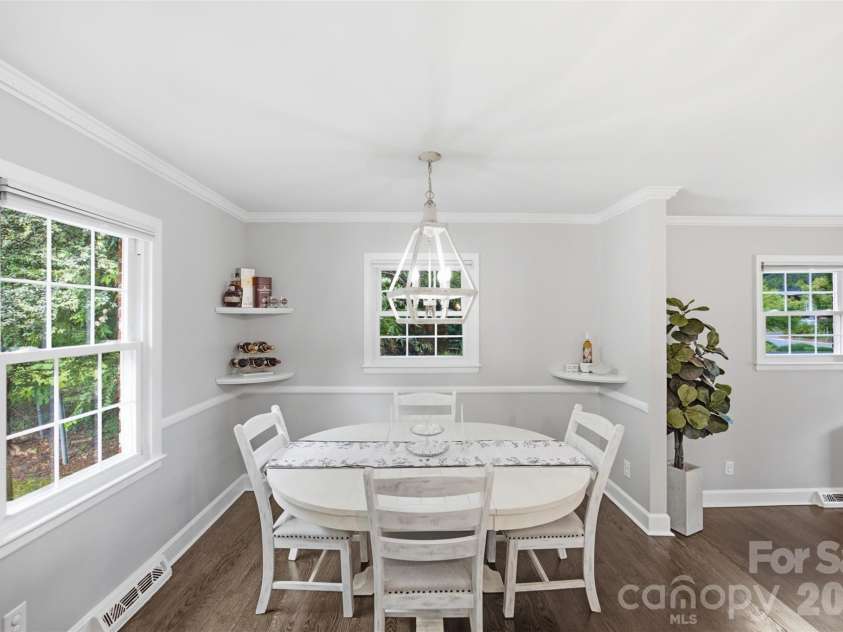 1724 Delchester Drive, Charlotte, NC 28210.  MLS# CAR4418788, YatesRealty ID 47110. 