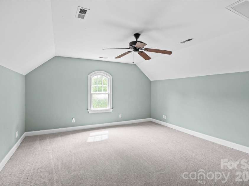 2141 Chatham Avenue, Charlotte, NC 28205.  MLS# CAR4400550, YatesRealty ID 47111. 3rd Floor Bedroom