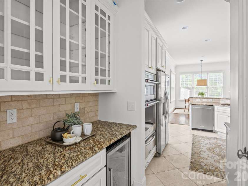 2141 Chatham Avenue, Charlotte, NC 28205.  MLS# CAR4400550, YatesRealty ID 47111. 