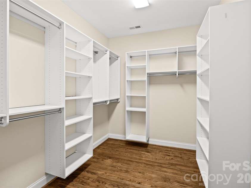 2141 Chatham Avenue, Charlotte, NC 28205.  MLS# CAR4400550, YatesRealty ID 47111. Large Primary Closet