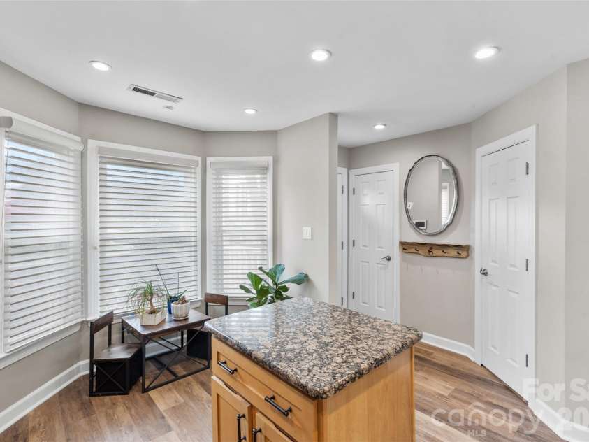 13820 Queens Harbor Road, Charlotte, NC 28278.  MLS# CAR4418333, YatesRealty ID 47112. 