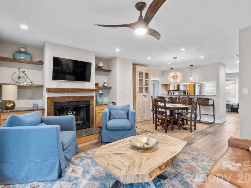 13820 Queens Harbor Road, Charlotte, NC 28278.  MLS# CAR4418333, YatesRealty ID 47112. 