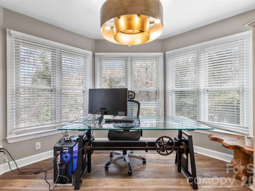 13820 Queens Harbor Road, Charlotte, NC 28278.  MLS# CAR4418333, YatesRealty ID 47112. 