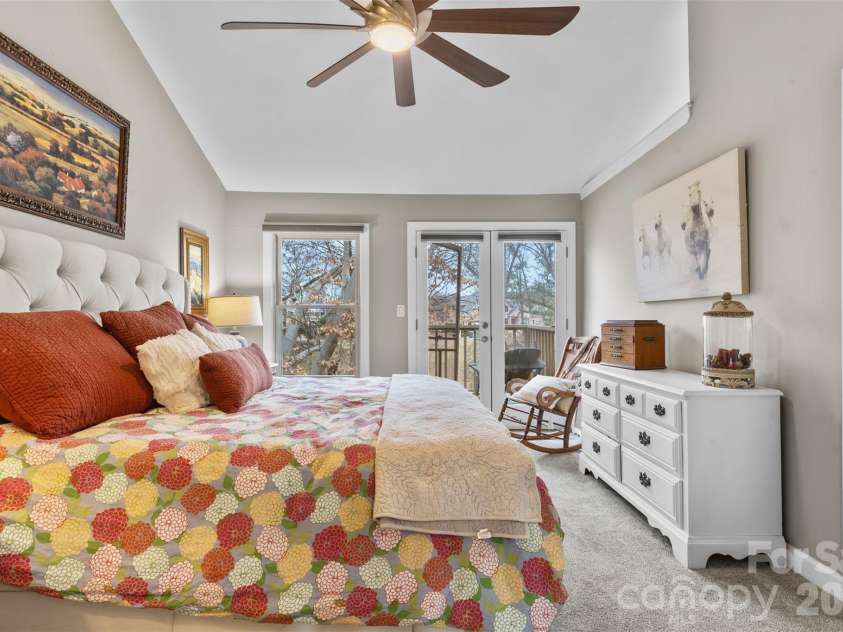 13820 Queens Harbor Road, Charlotte, NC 28278.  MLS# CAR4418333, YatesRealty ID 47112. 