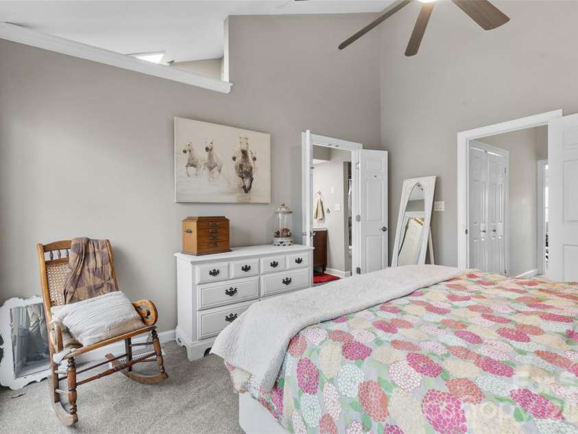 13820 Queens Harbor Road, Charlotte, NC 28278.  MLS# CAR4418333, YatesRealty ID 47112. 