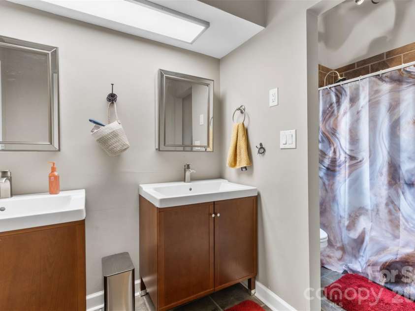 13820 Queens Harbor Road, Charlotte, NC 28278.  MLS# CAR4418333, YatesRealty ID 47112. 