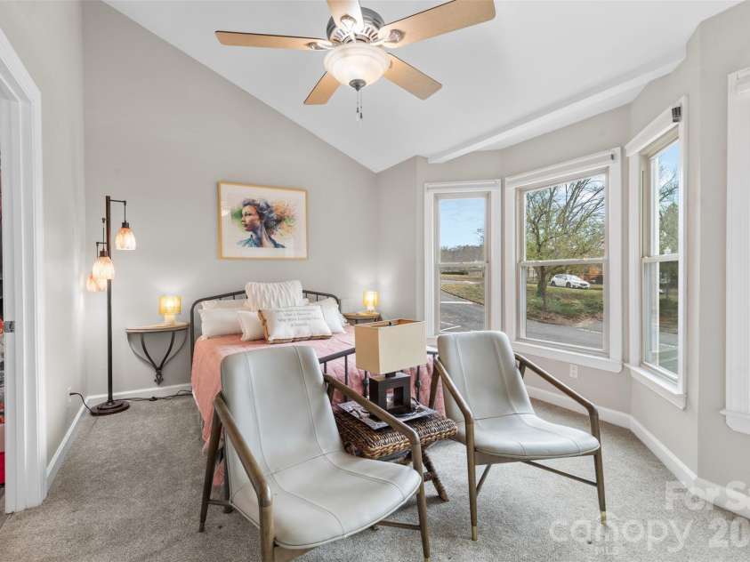 13820 Queens Harbor Road, Charlotte, NC 28278.  MLS# CAR4418333, YatesRealty ID 47112. 