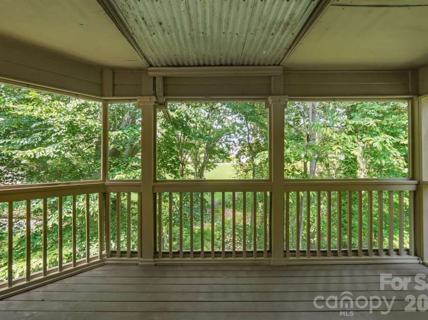 13820 Queens Harbor Road, Charlotte, NC 28278.  MLS# CAR4418333, YatesRealty ID 47112. 