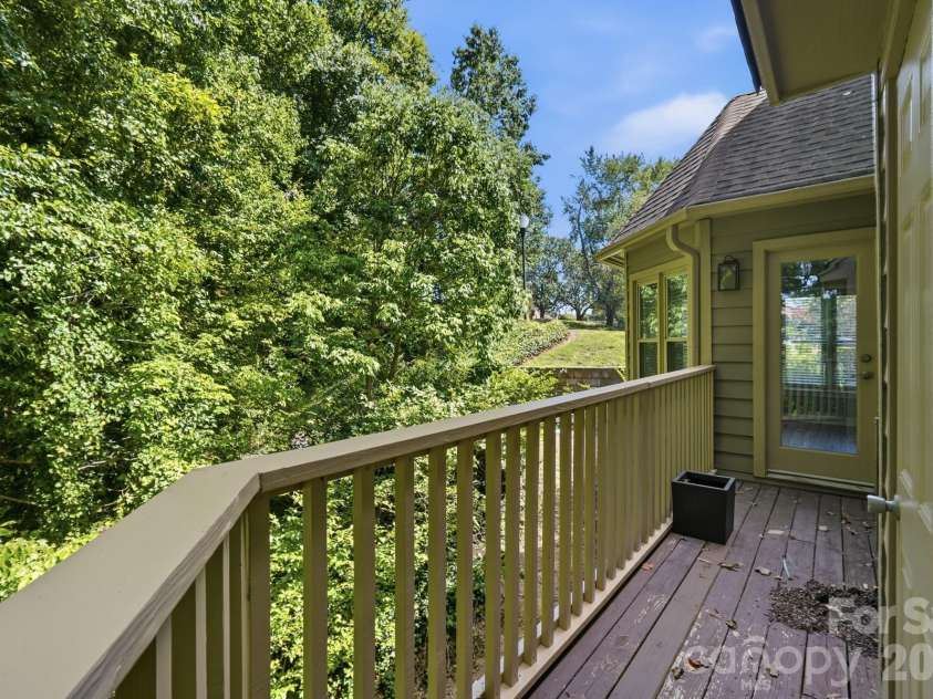 13820 Queens Harbor Road, Charlotte, NC 28278.  MLS# CAR4418333, YatesRealty ID 47112. 