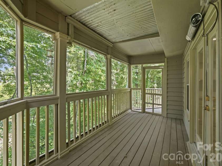 13820 Queens Harbor Road, Charlotte, NC 28278.  MLS# CAR4418333, YatesRealty ID 47112. 