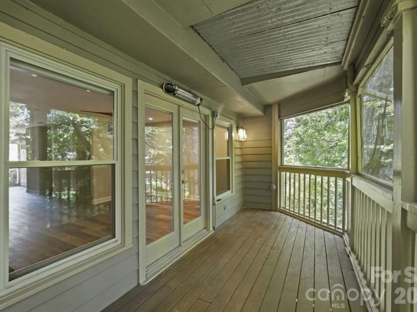 13820 Queens Harbor Road, Charlotte, NC 28278.  MLS# CAR4418333, YatesRealty ID 47112. 
