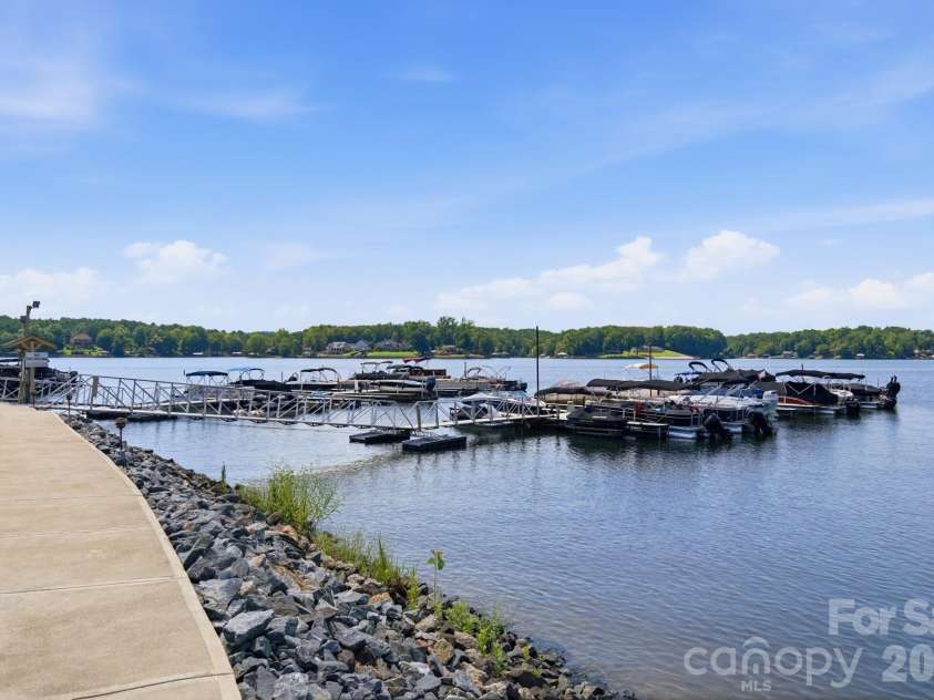 13820 Queens Harbor Road, Charlotte, NC 28278.  MLS# CAR4418333, YatesRealty ID 47112. 