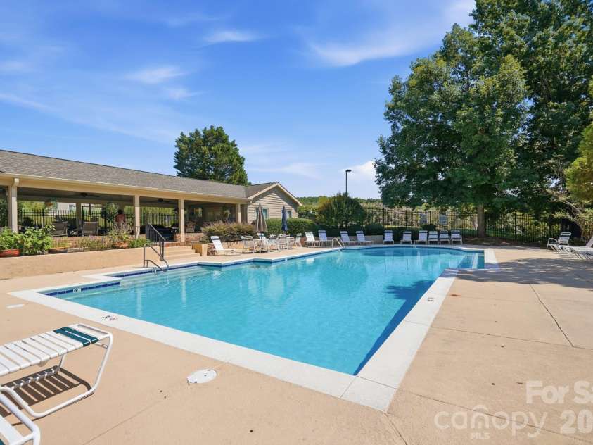 13820 Queens Harbor Road, Charlotte, NC 28278.  MLS# CAR4418333, YatesRealty ID 47112. 