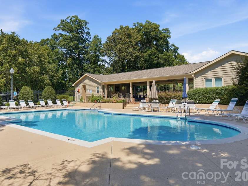 13820 Queens Harbor Road, Charlotte, NC 28278.  MLS# CAR4418333, YatesRealty ID 47112. 