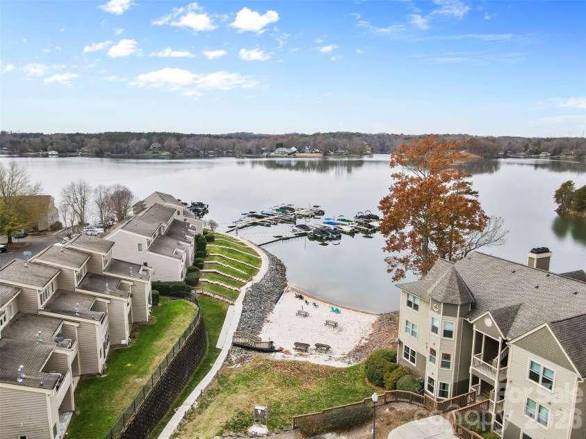 13820 Queens Harbor Road, Charlotte, NC 28278.  MLS# CAR4418333, YatesRealty ID 47112. 
